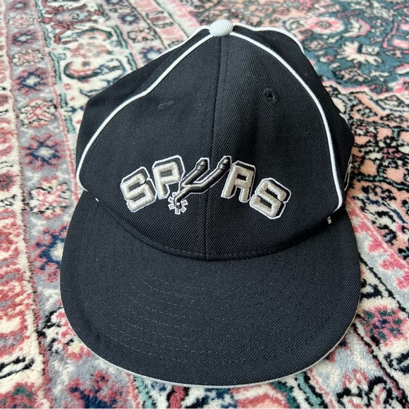 Reebok Other - Reebok San Antonio Spurs Hat Cap Snapback